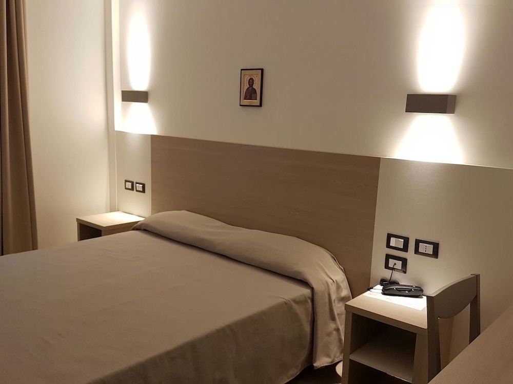 Vatican Area - Hotel Holiday Rooms