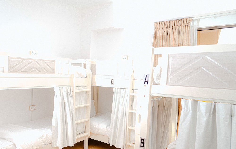 Sundrift Dubai Hostel