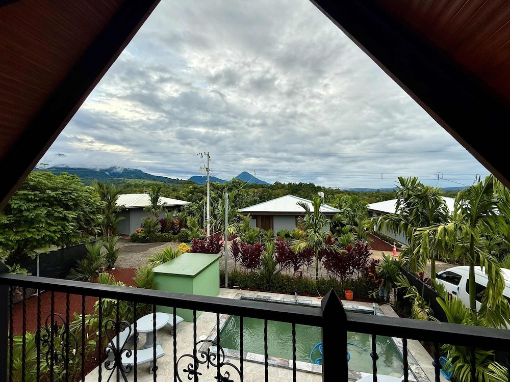 Nayari Arenal Farmstay A-frame Chalet La Fortuna