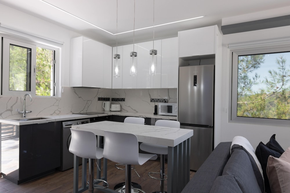 Phaedrus Living: Palaiomylos Forest Residence