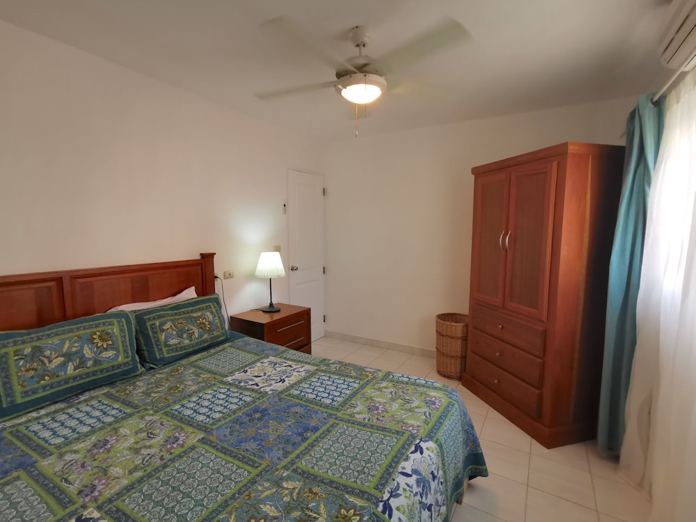 Los Corales Tropical Beach Resort & SPA