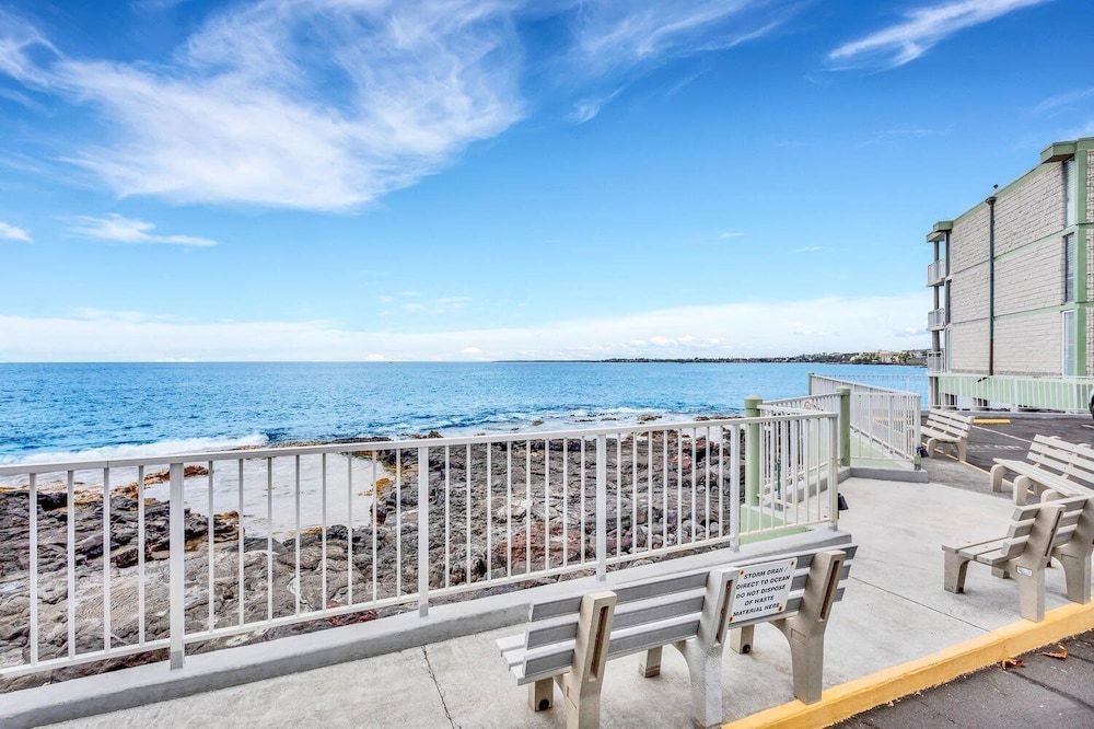 Beautiful Ocean Views - Close to Town - Wifi - Vrkcv