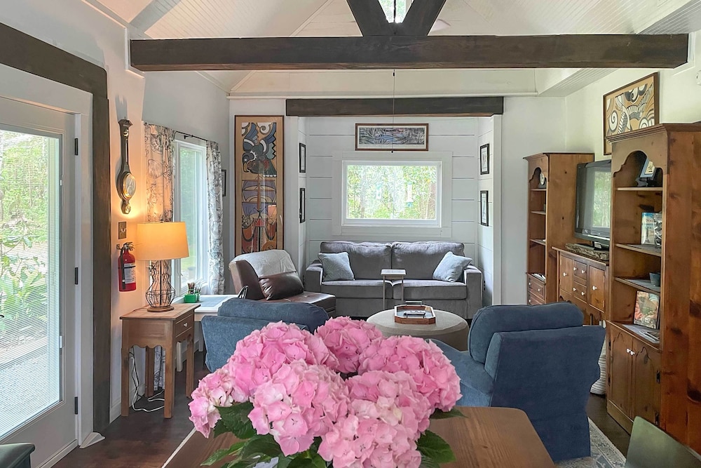Historic Biloxi Bay Cottage w/ Beautiful View view 3