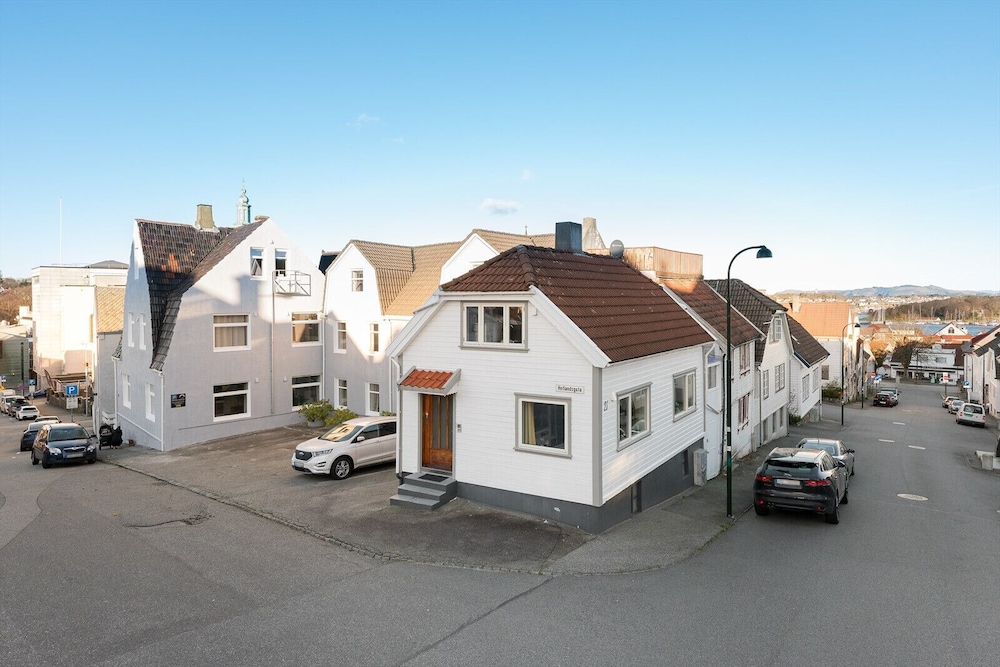 Hotel Central Economic Stavanger - Image 1