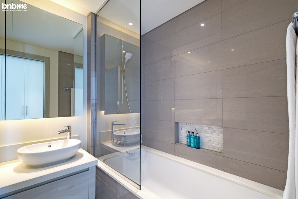 2B-Cove 1-1805 by bnbme homes