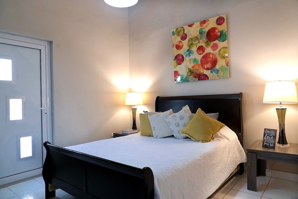 Large Villa-pool-6 Room-sleeps 14-nearby Marriott