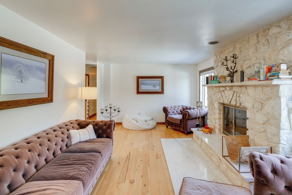 3 Mi to Colgate Lake: Mtn-view Home, Deck + Grill!