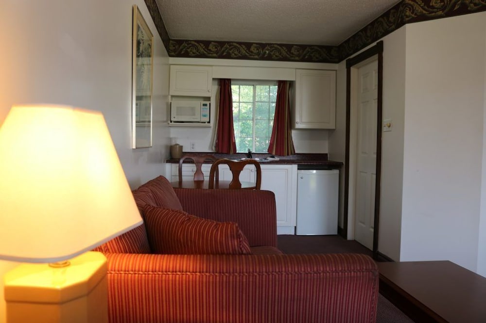 Fenelon Inn