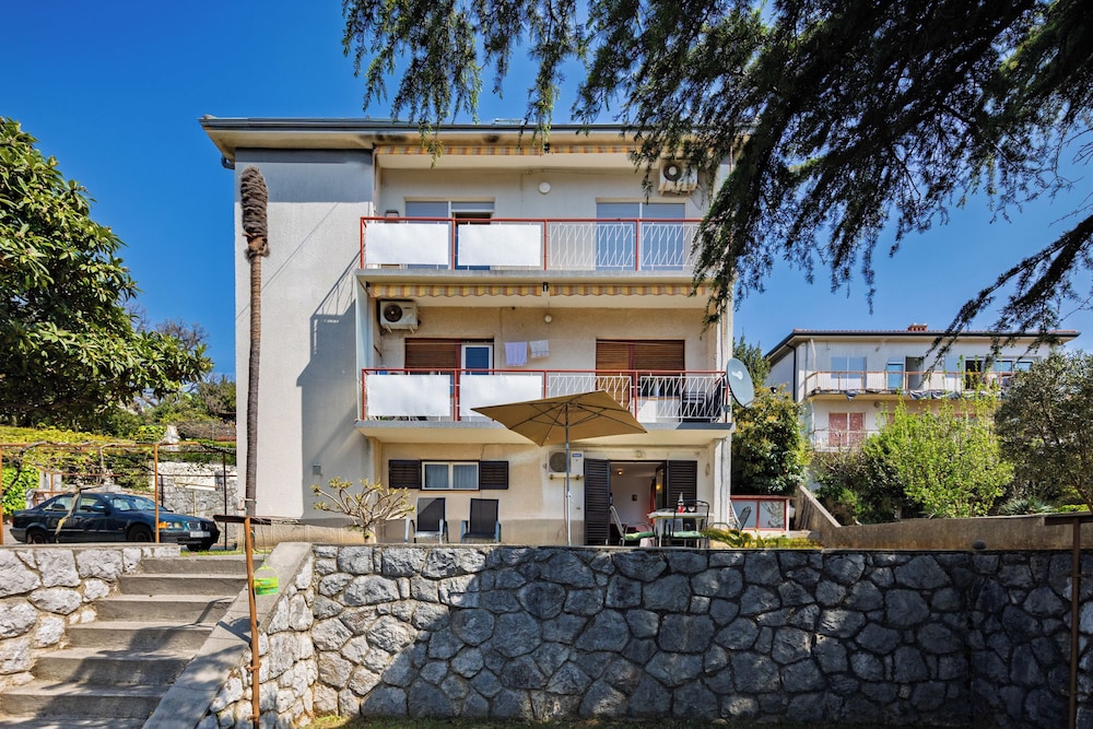 The Wave - Apt With Seaview and Garden