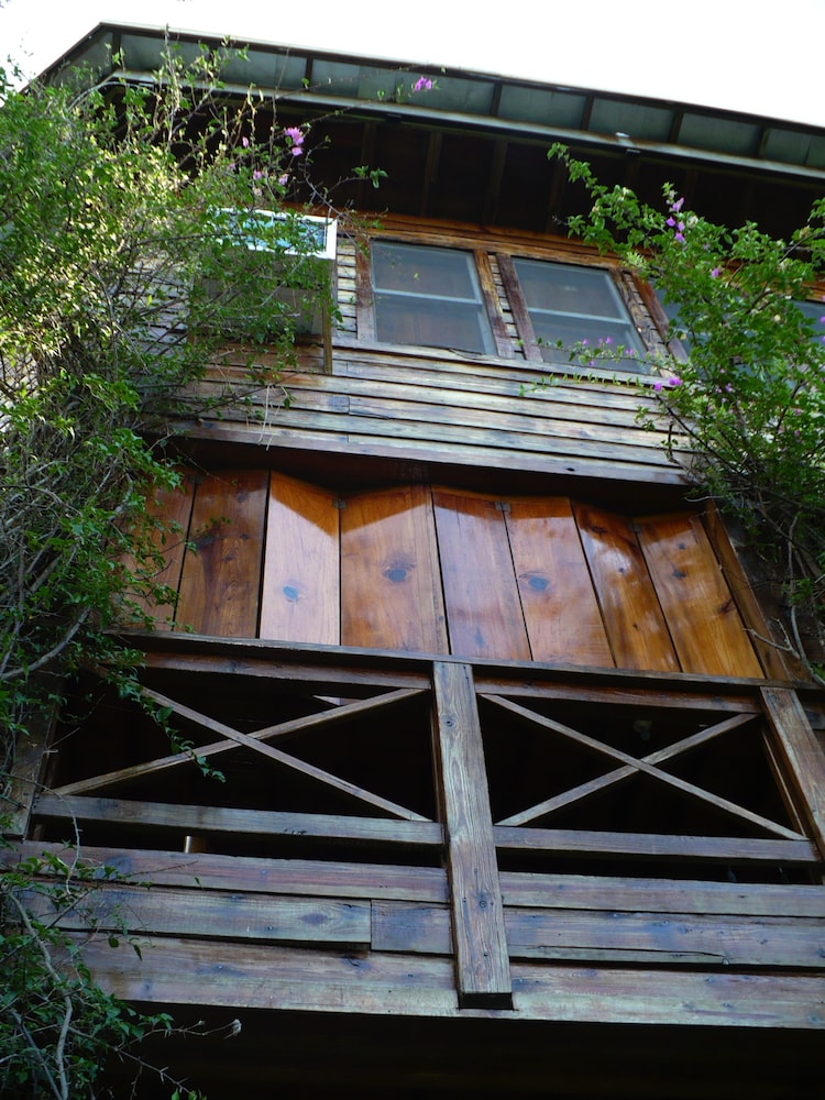 Roatan Bed & Breakfast Apartments