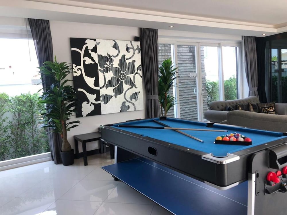 Hollywood Pool Villa Jomtien Pattaya
