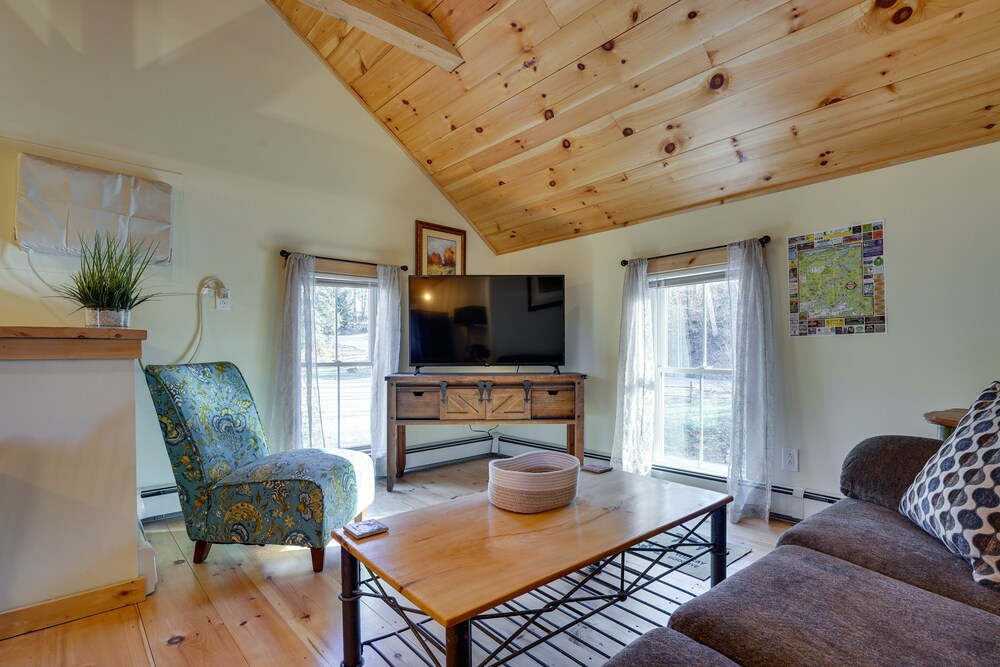 Inviting Chittenden Apartment Near Pico Mountain!