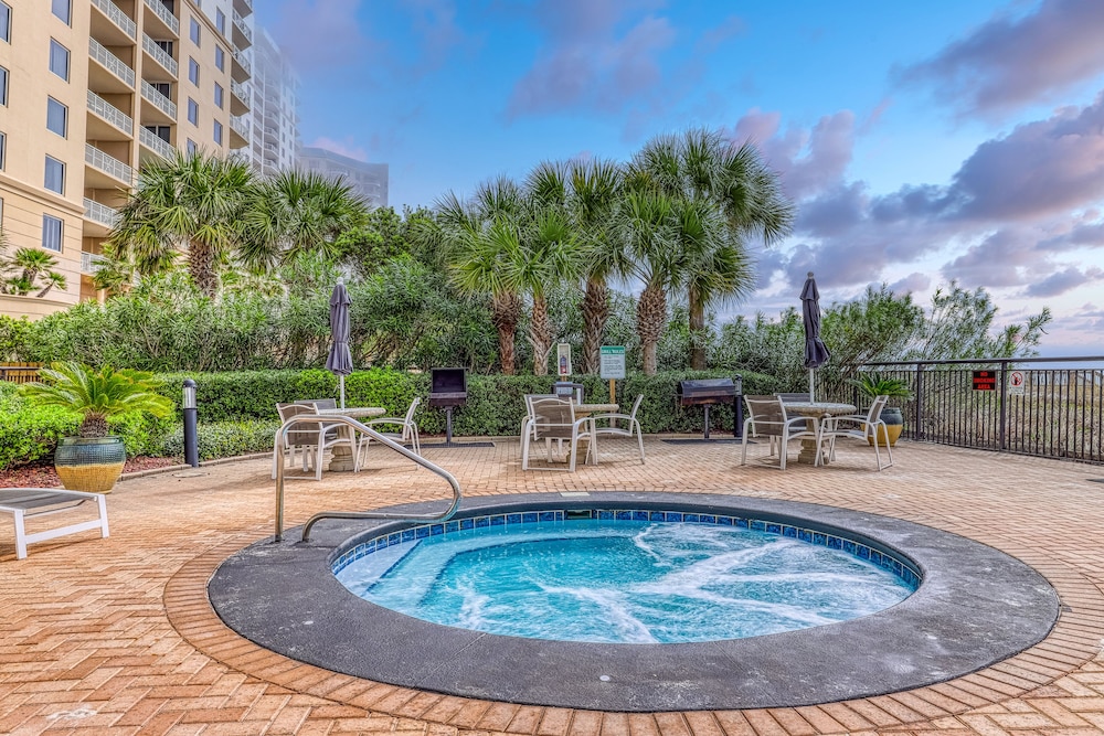 Palacio Condominiums view 4