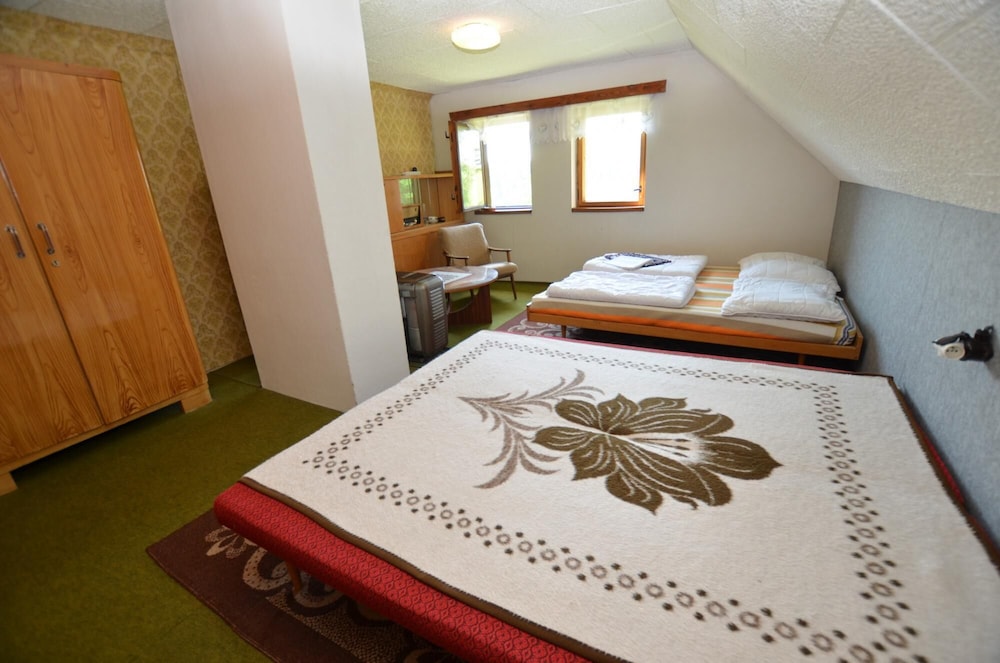 Mountain Chalet Hoja 1