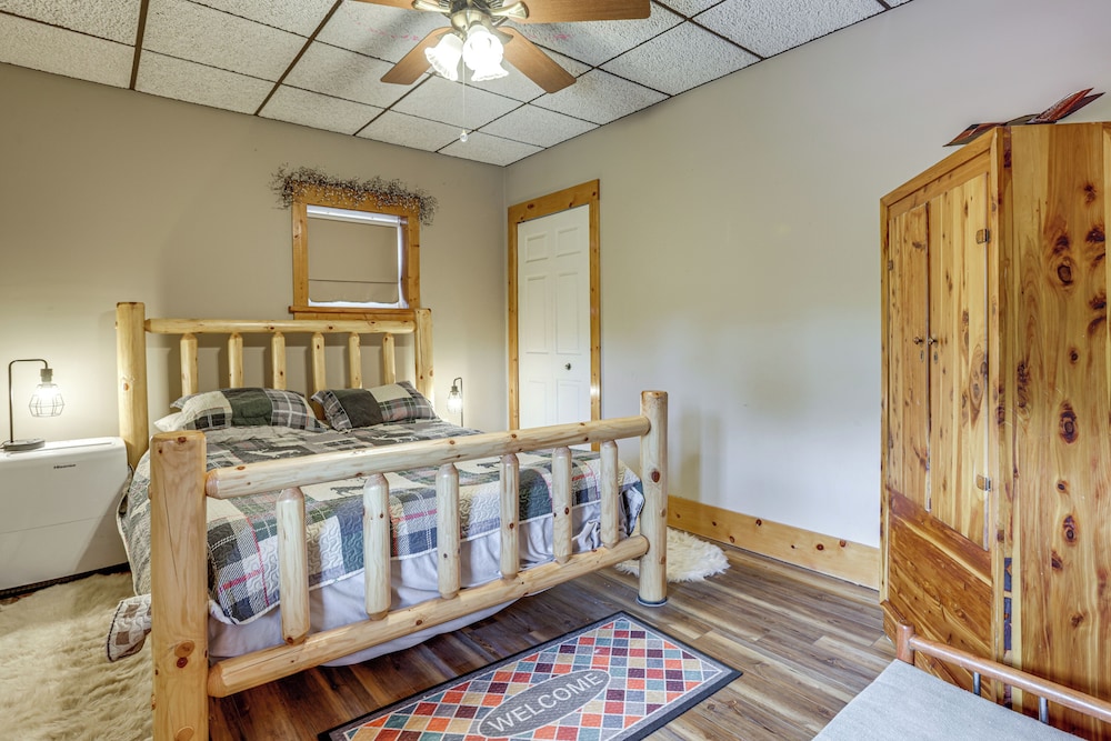 Hot Tub & Game Room: Deep Creek Winter Getaway