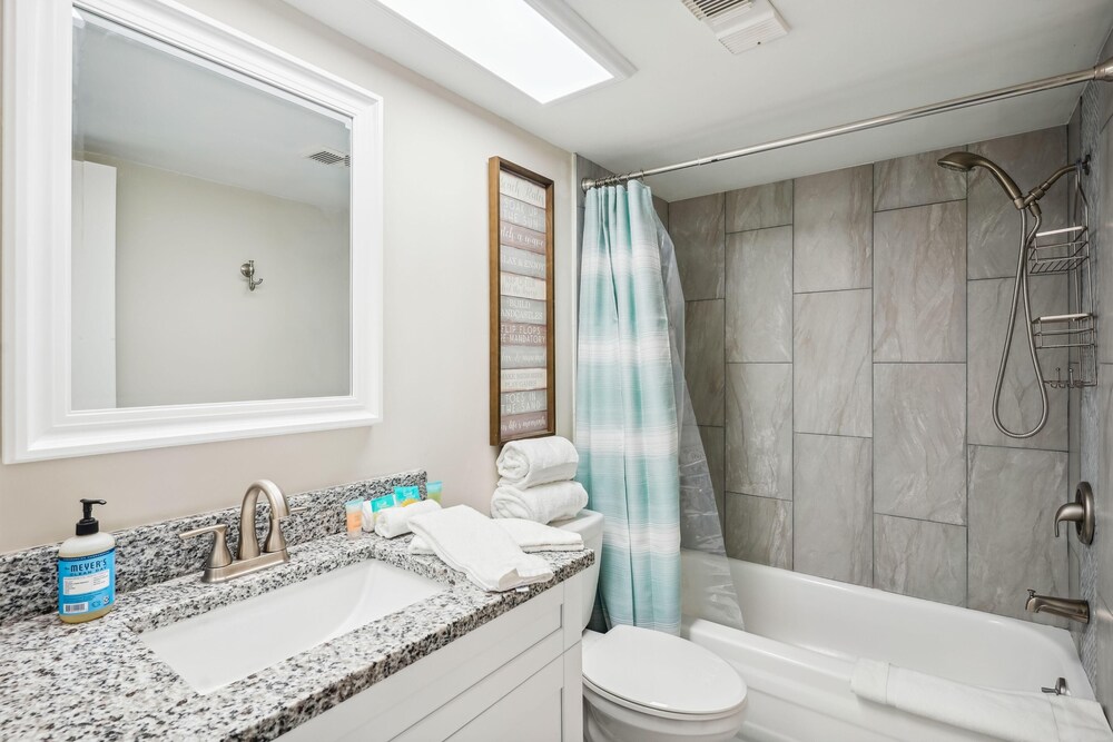 Bayshore Yacht & Tennis 409 - Premier