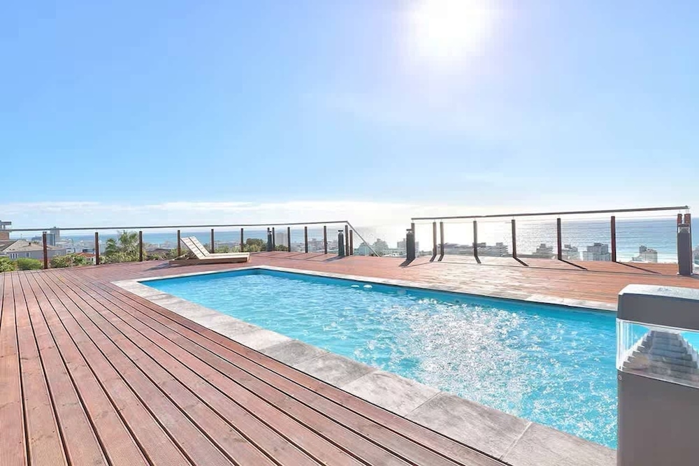 Deluxe Luxury 2 Bedroom Apartment Seapoint
