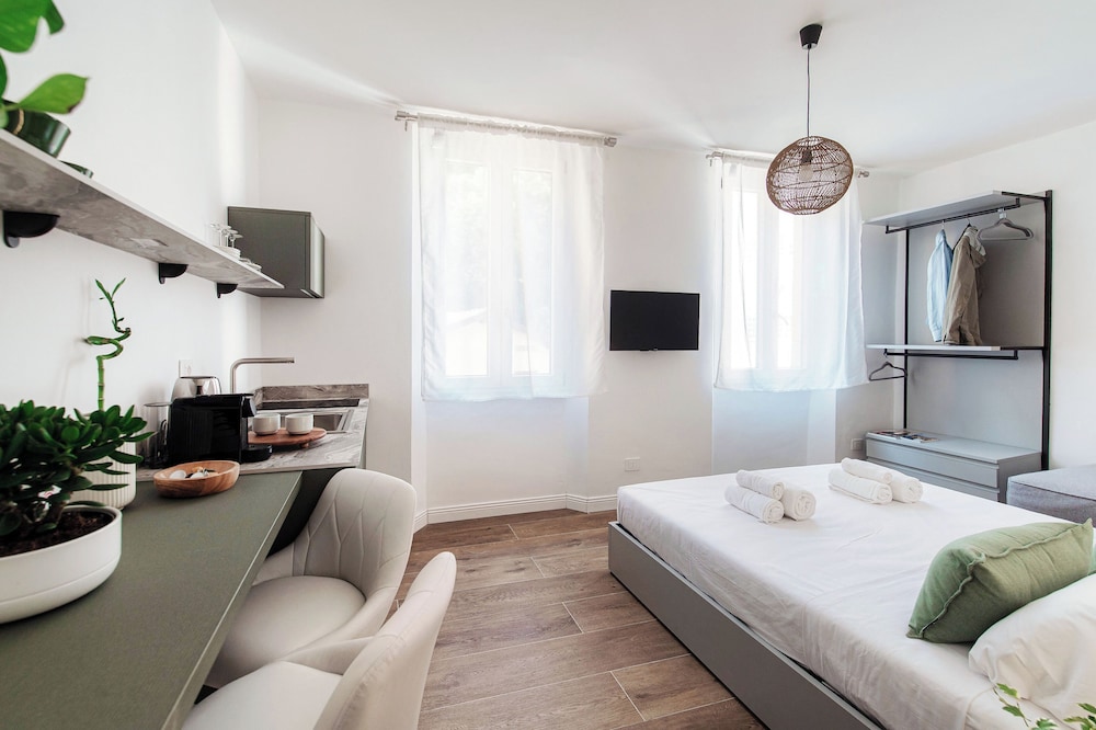 Casa Batèl Suites & Apartments