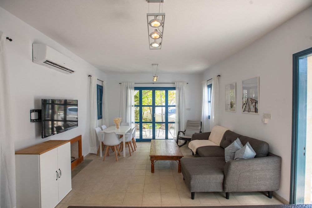 Phaedrus Living Sky Blue Residence