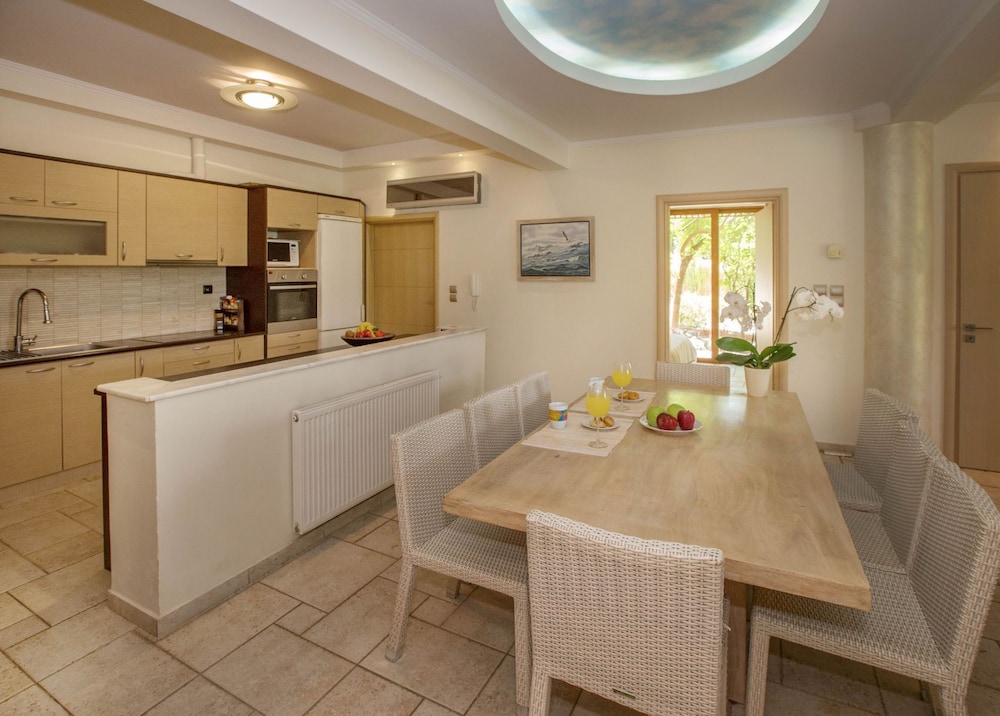 Family Getaway in Marathon by GHH