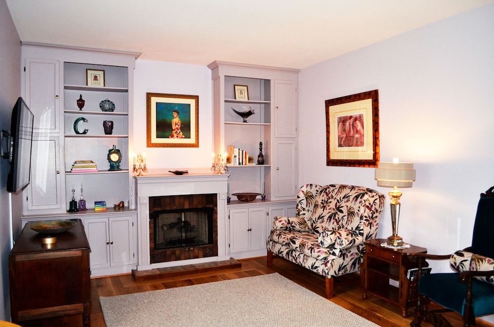 John Henry Bed & Breakfast view 3