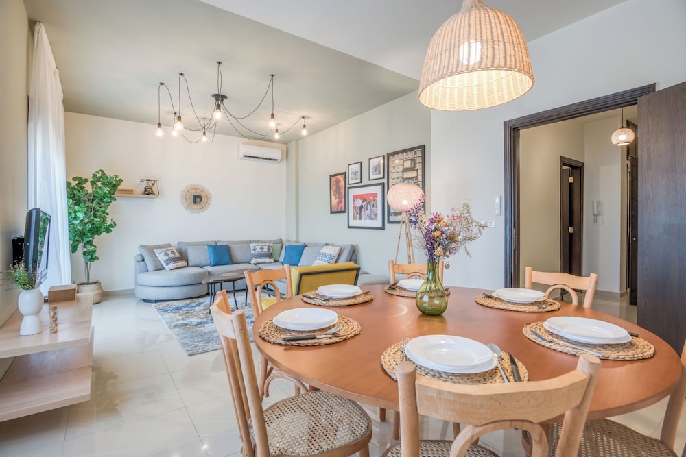 Vinyl 3-Bedroom Apartment in Zouk Mikael