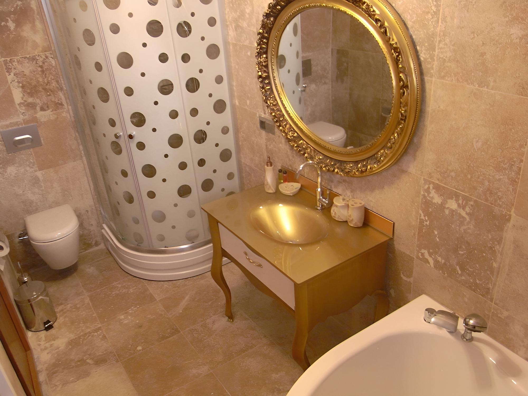 Dedeli Deluxe Hotel