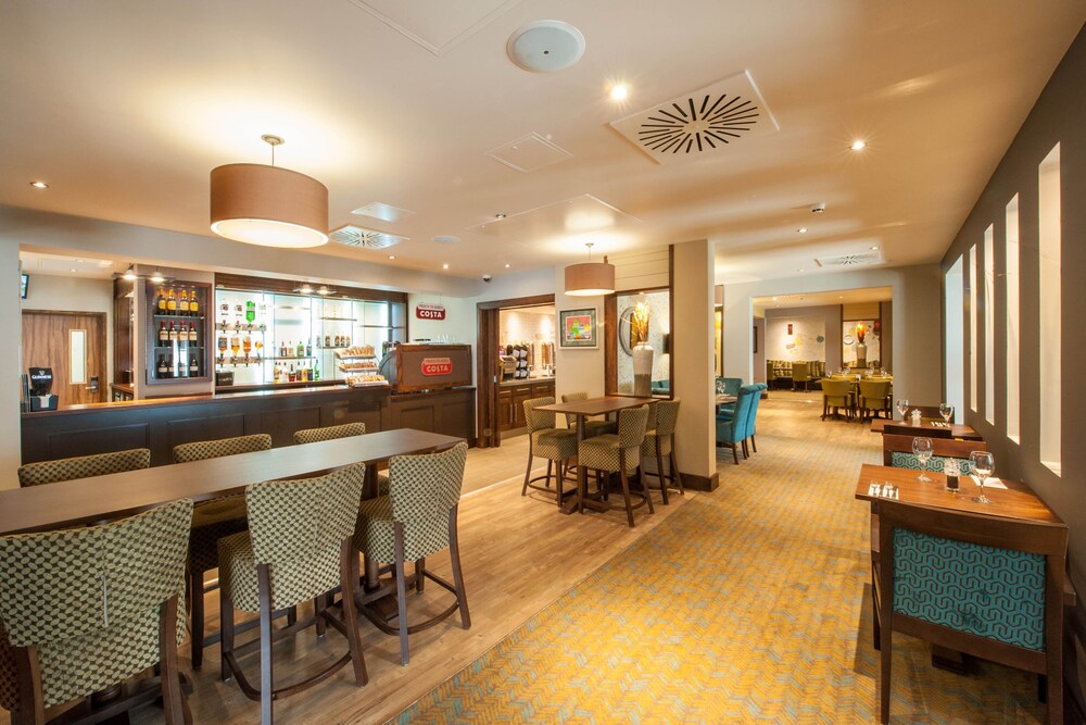 bar & lounge
