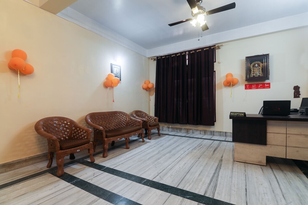 OYO 17077 Elegant Guest House