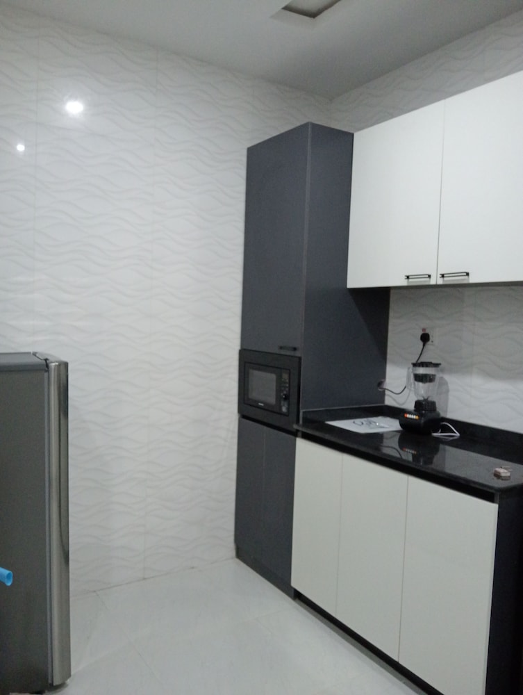 Pinefield Courts Apartmentl