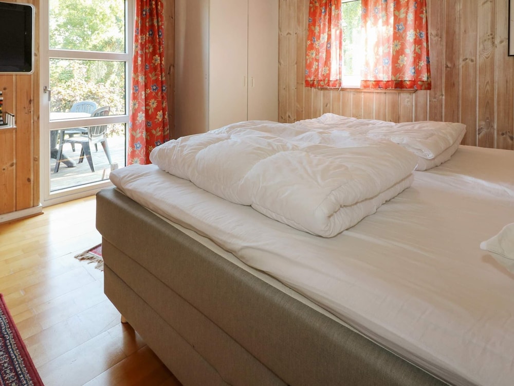 8 Person Holiday Home in Hadsund-by Traum
