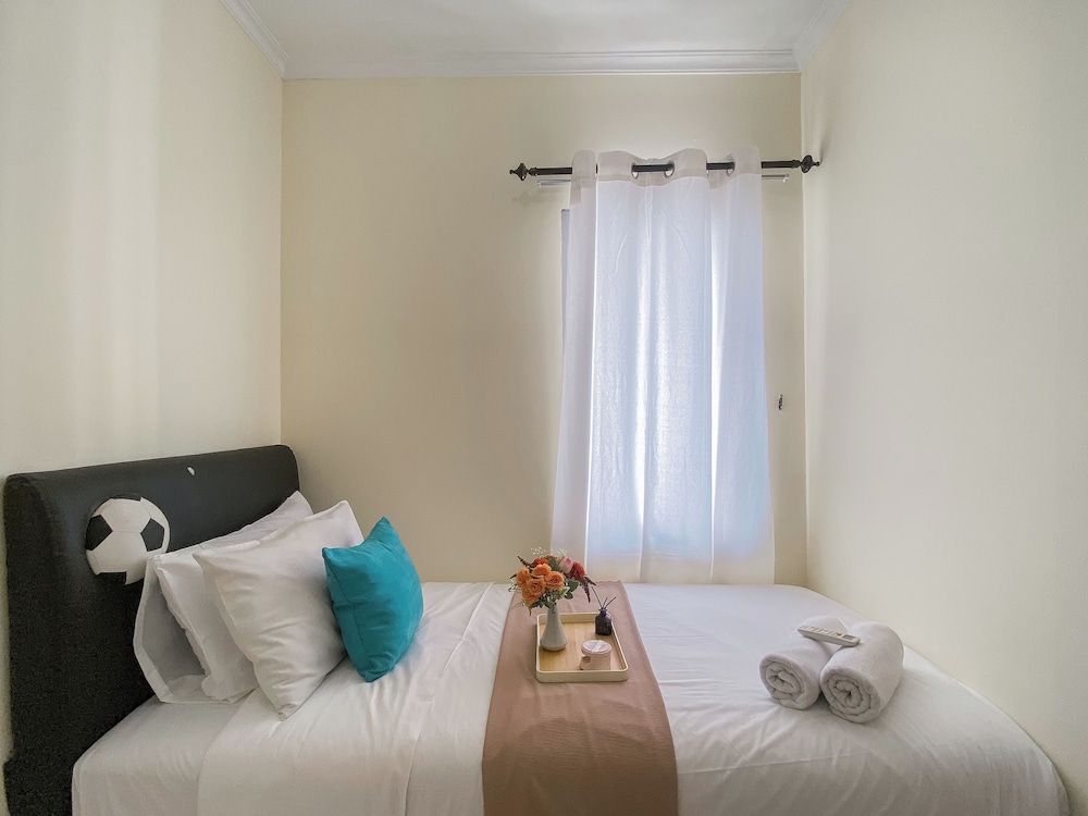 Homey And Modern 2Br At Marina Ancol Apartment