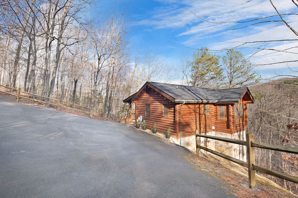 Private Smoky Mtn Log Home w/ 2 Decks + Hot Tub! view 3