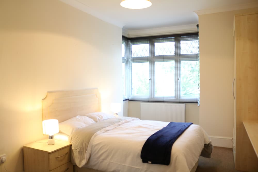 Guildford Vacations - Right Stays - Property Image 2