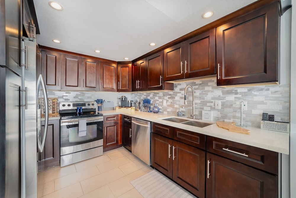 Luxury Oceanfront Condo With Private Beach Access