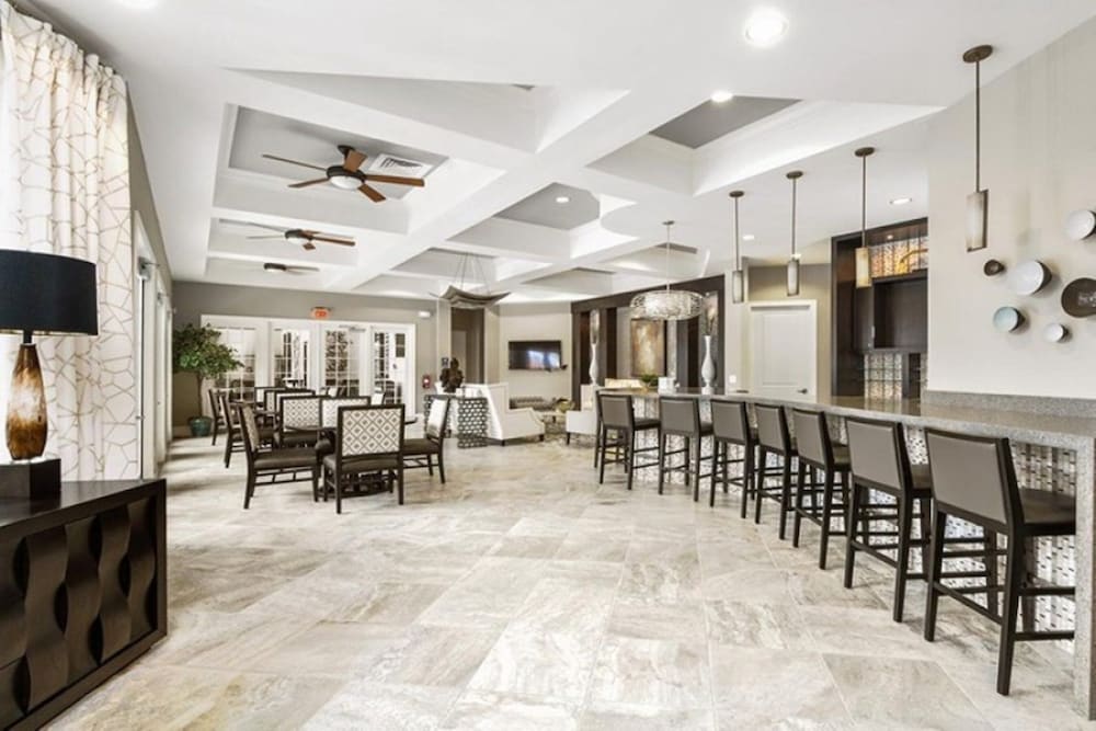Solterra Swanky