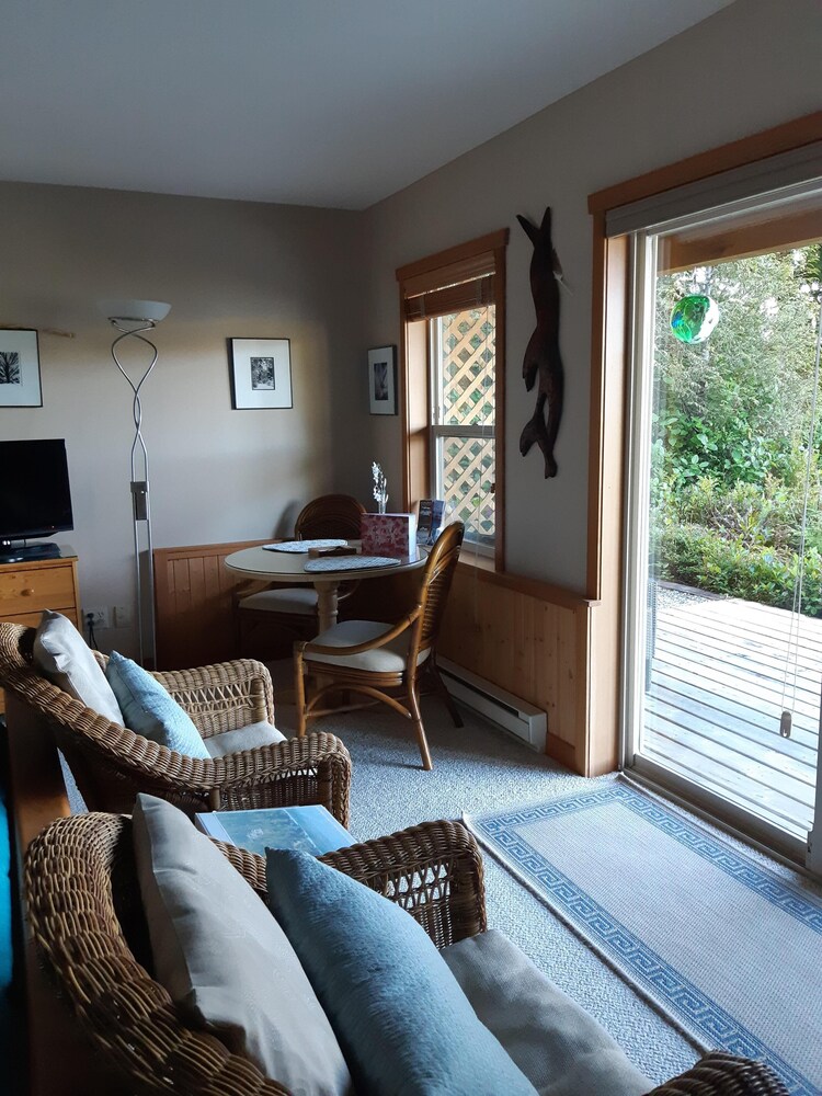 Reef Point Oceanfront B & B - Image 4