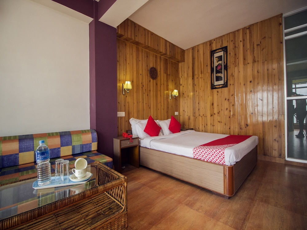 OYO 17067 Maitreya Guest House