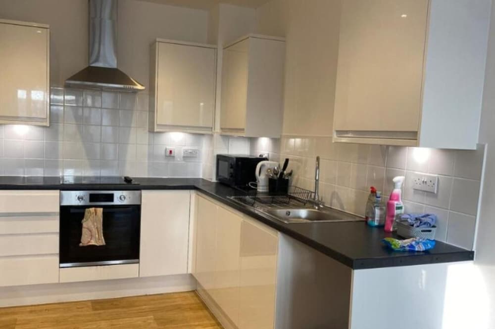 Cozy London Apartment Retreat Next to the 02