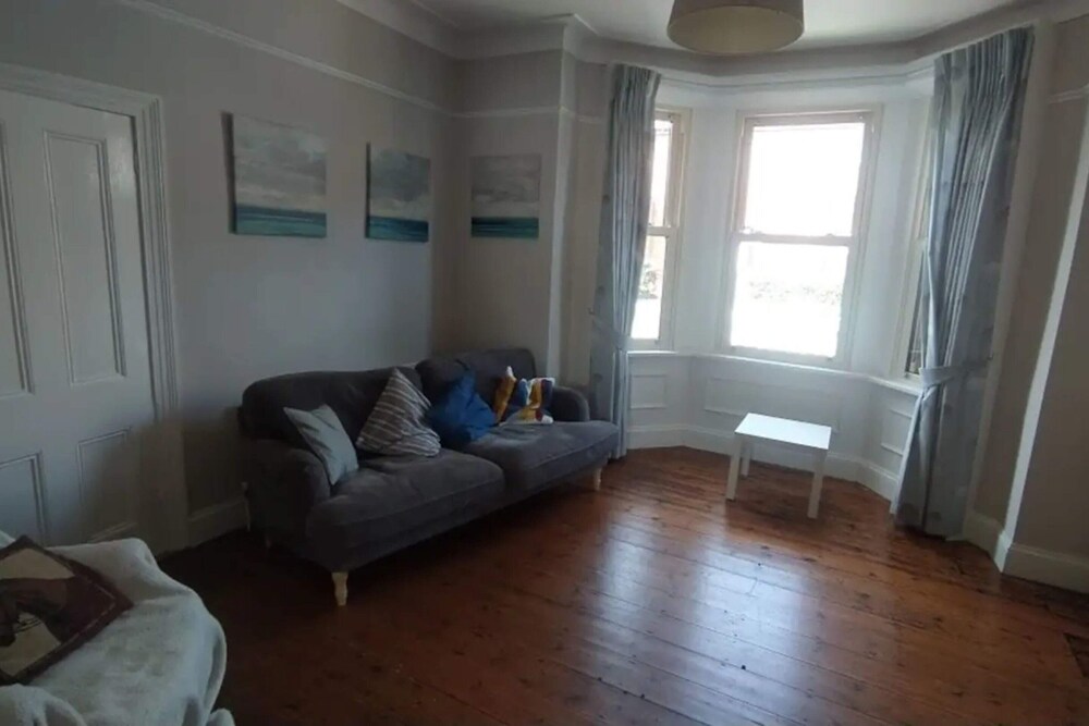 Spacious 4 Bedroom Home in Drumcondra