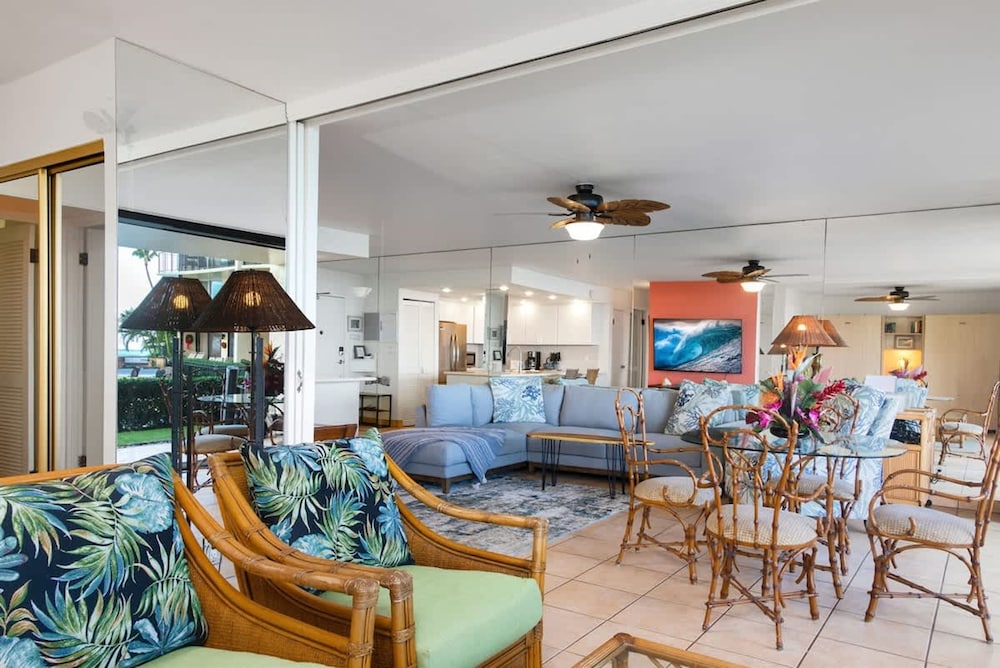 Spacious Oceanfront Hideaway Ground-level Paradise