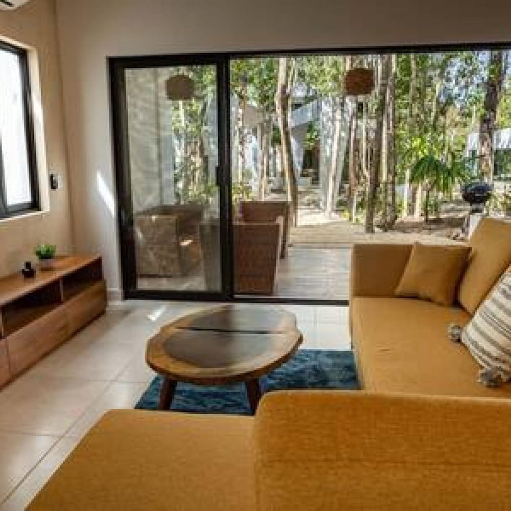 Villa Sayil Pool AC Internet Beach Club
