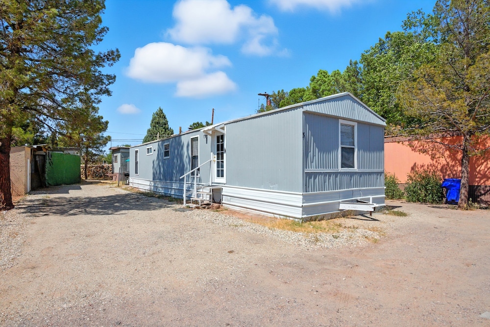 Desert Haven Cozy 2-Bedroom Mobile Home Near NMSU 2 Home