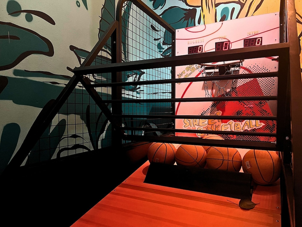 Mad Monkey Hanoi - Hostel
