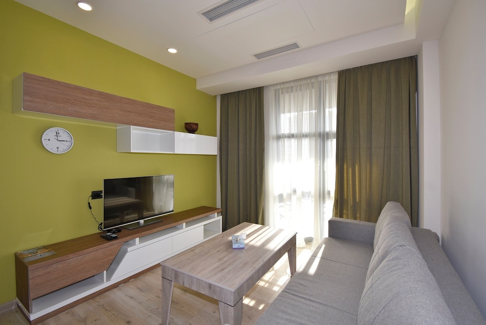 Aparthotel by Luxe Group KO16