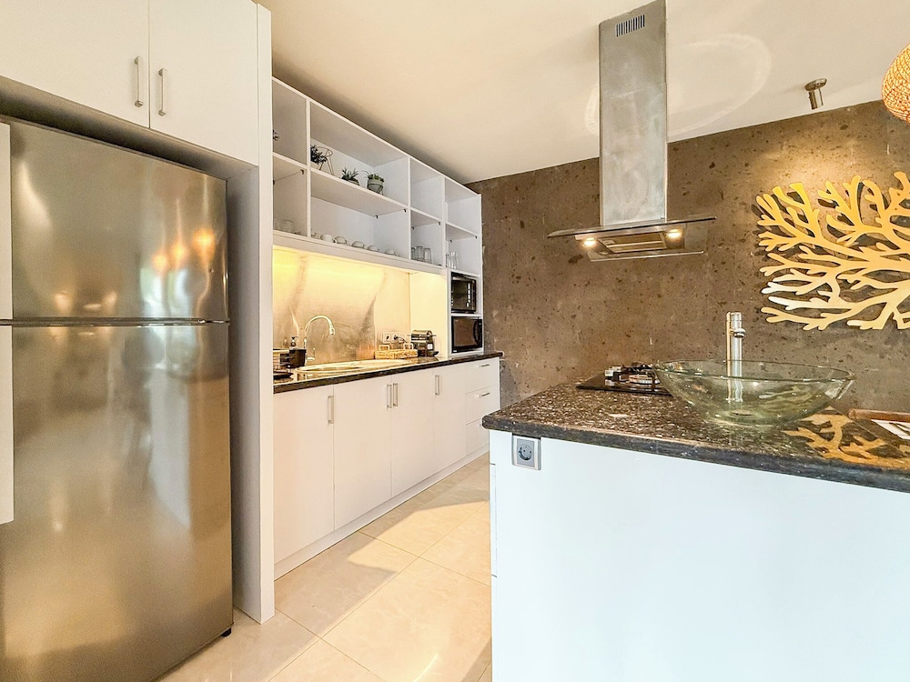 Villa St Calyx by DVH Luxe Retreats 3BR