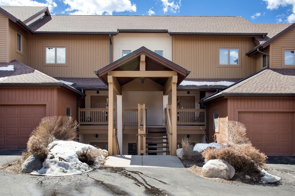 Canyon Run B203 3 Bedroom Condo by RedAwning - Property Image 6