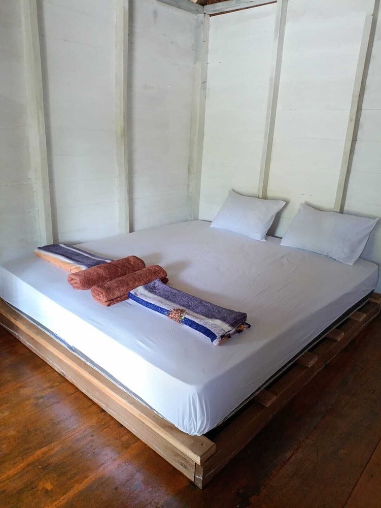 Bosolu Surf Camp
