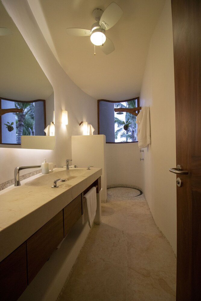 Punta Majahua Condos