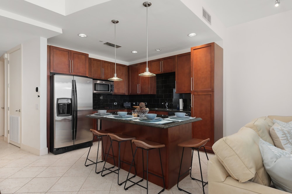Prestigious Luxury Beach & Bay Patios Xl Size 3 Bedroom Apts